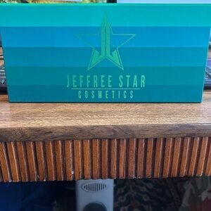 Jeffree Star Turquoise Lipstick Makeup